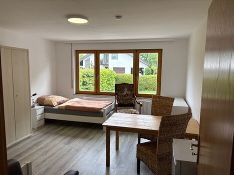 Komplett möblierte Einzel- und Doppelzimmer in Laichingen Picture 3