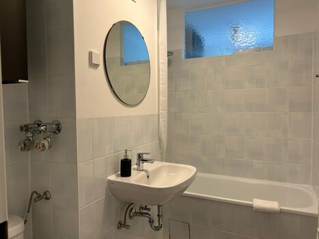 Stylish Studio Apartment – Hattersheim, Frankfurt Nähe Bild 3