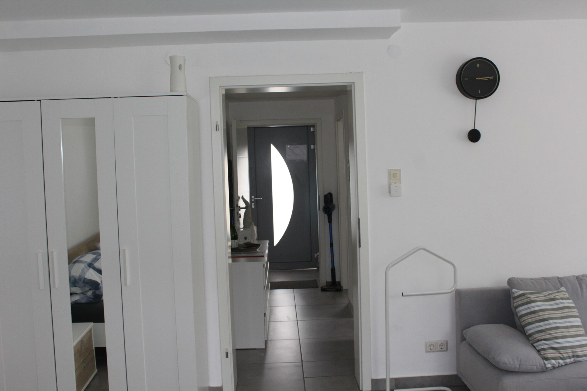 Sicht von Zimmer in den Flur