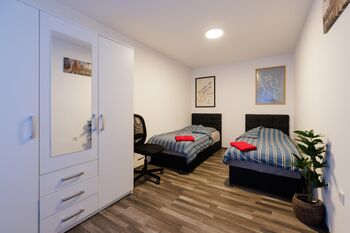 2 Zimmer Küche Bad - 3 Parkplätze - Wohnung "Access" Bild 1