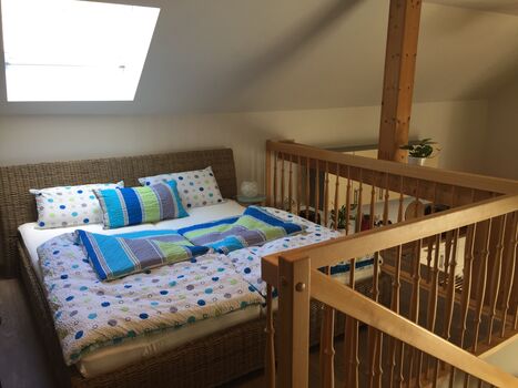 180er Doppelbett mit Cairona Luftkernmatratzen