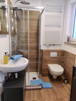 Seife, Handtücher, Toilettenpapier - alles da