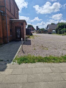 Zentrale Stadtvilla in Heide mit riesiger Stellfläche Picture 2