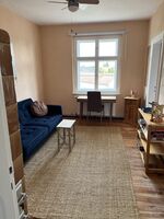 Wohnung neben Bahnhof Haltestelle mit Parkplatz Bild 5