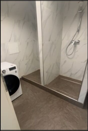 Beispiel einer Dusche, einer der Wohnungen 