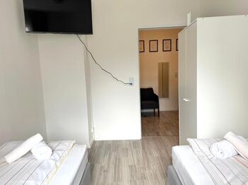 Frisch renoviertes Apartmenthaus im Herzen Neumünster Obrázok 2