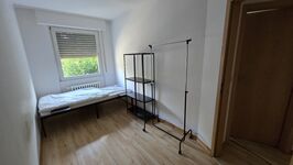 Frechen 4 Zimmer Wohnung mit 8 Betten Bild 1