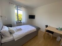 Am Autobahnkreuz A70/A9 in Alleinlage Bild 2