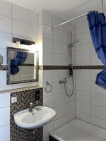 Zimmer und Wohnnugen in TOP LAGE! Picture 11