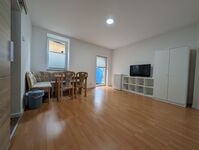 Wohnraum mit Essecke, Koskauer Straße 20a