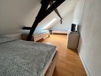 Dachzimmer, Koskauer Straße 4