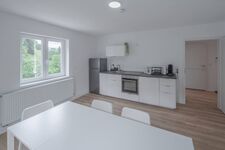 Neue, voll ausgestattete Küche