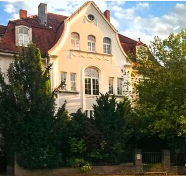 Weiße Villa Krone Obrázok 1