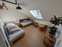 Gästezimmer, CreativHostel ATELIER SAMIS, Ferienwohnung Bild 1