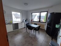 Große Wohnung, 3 Doppelzimmer Max. 7 Pers. Top Anbindung Bild 4