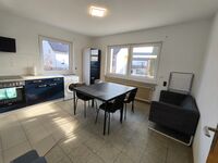 Große Wohnung, 2 Zimmer, Einzelbetten, Max. 5 Pers. Top Anbindung Picture 9