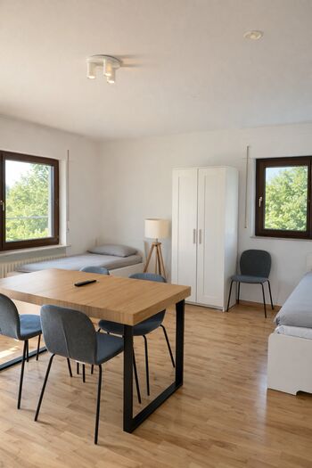 F&E // Gepflegte Unterkunft in Affalterbach mit Balkon Picture 2