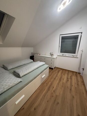 Hochwertige neue Wohnung mit 2 Schlafzimmern und Panorama-Balkon Bild 1