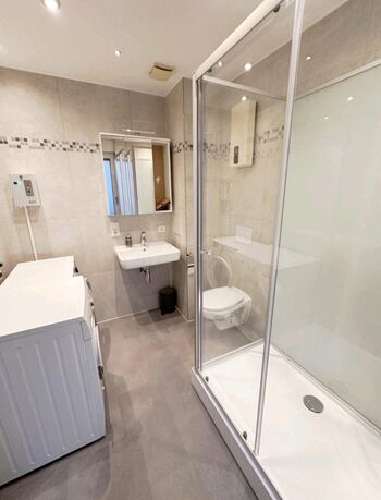 3 Wohneinheiten mit Küchen und Mobiliar am Holzmarkt Picture 2