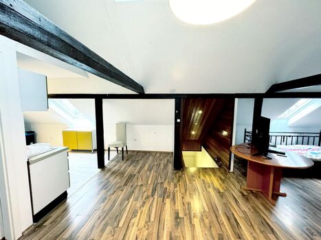 HomeRent in Hof Picture 3