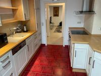 Ruhige 4-Zimmer-Wohnung mit Parkplatz Bild 6