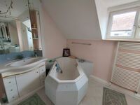 Unterkunft in ruhiger Lage in kostenfreier Parkplatzzone in Haus in Linz Bild 6