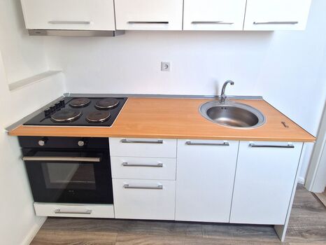 BERLINS GRÖSSTER ANBIETER M. ÜBER 800 BETTEN Bild 2