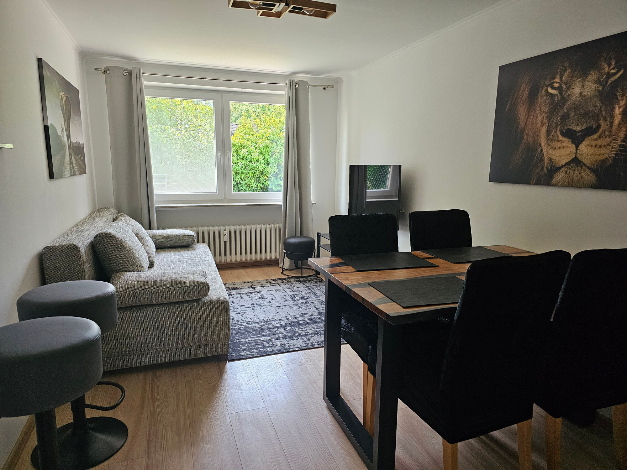 Wohnzimmer/Essbereich