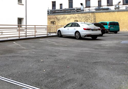 Unterkunft im Bahnhofsviertel mit Parkplatz und Küche Bild 2