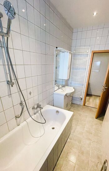 Vollmöblierte Wohnung Düsseldorf Lorettoviertel 4 Personen Bild 4