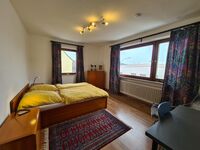 Großes Schlafzimmer für 1-2 Personen, Arbeitsbereich, Sessel