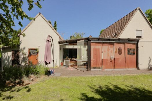 Komplett möbliertes Einfamilienhaus