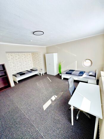 200 m² Wohnung Verl NEU!!! 2-Bäder/2 WC`s/5 Schlafzimmer Picture 5