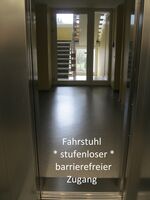 Fahrstuhl / Elevator (barrierefreier Zugang)