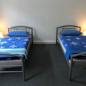 Schlafzimmer 1